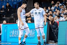 华丽劈扣+钉板大帽！小约基奇秀懵前NBA中锋 连续两双起点超姚明