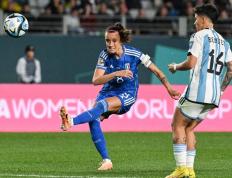 4-0，6-0狂欢一天，世界杯2冠王造惨案，南美冠军开门红