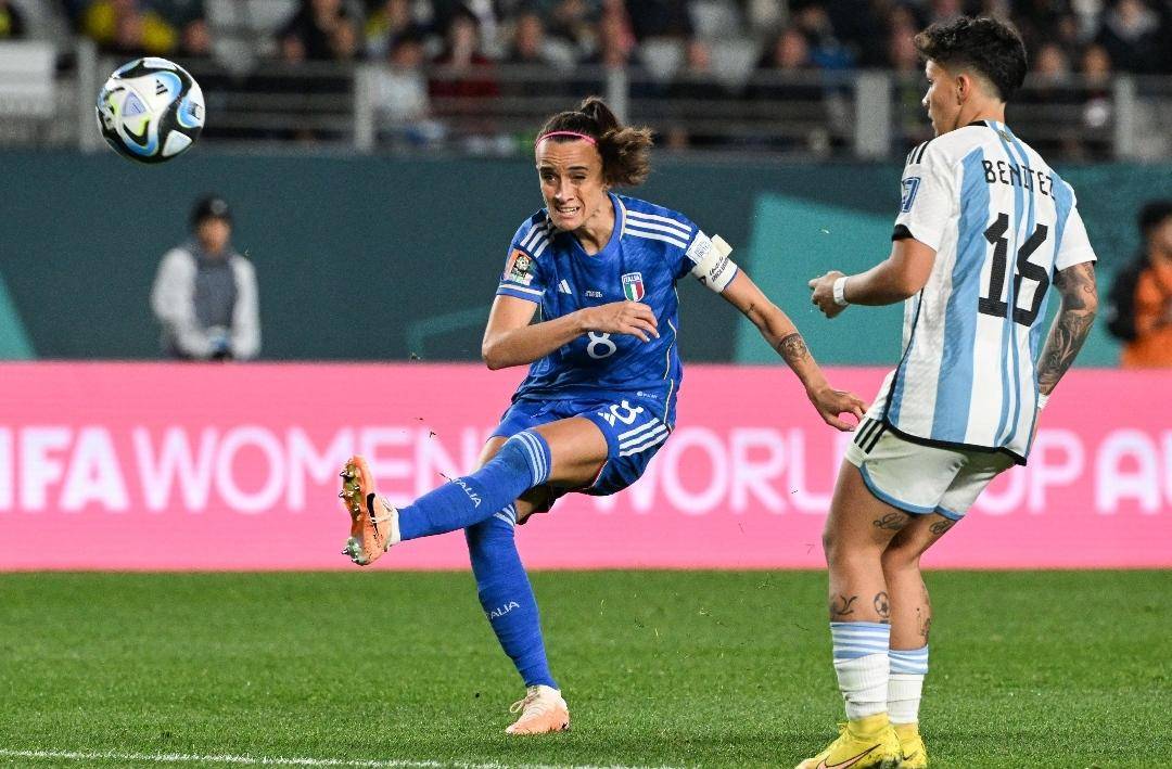 4-0，6-0狂欢一天，世界杯2冠王造惨案，南美冠军开门红