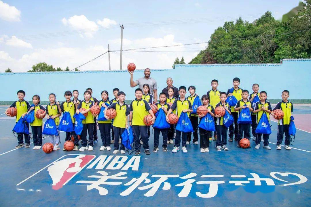 NBA传奇球星罗伯特·霍里来简阳啦