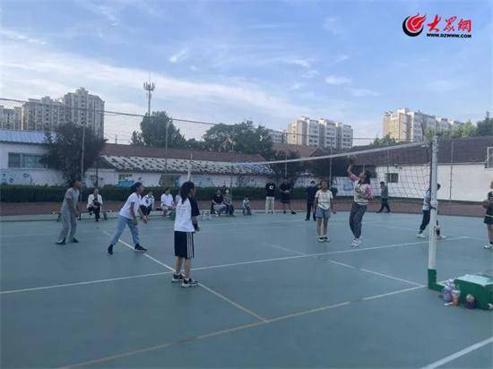 喜报！奎文区孙家小学女子排球队再夺潍坊市冠军