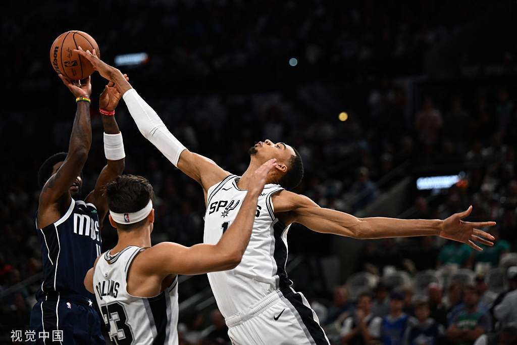 “状元”文班亚马上演NBA首秀，今天是一个时代的开端吗