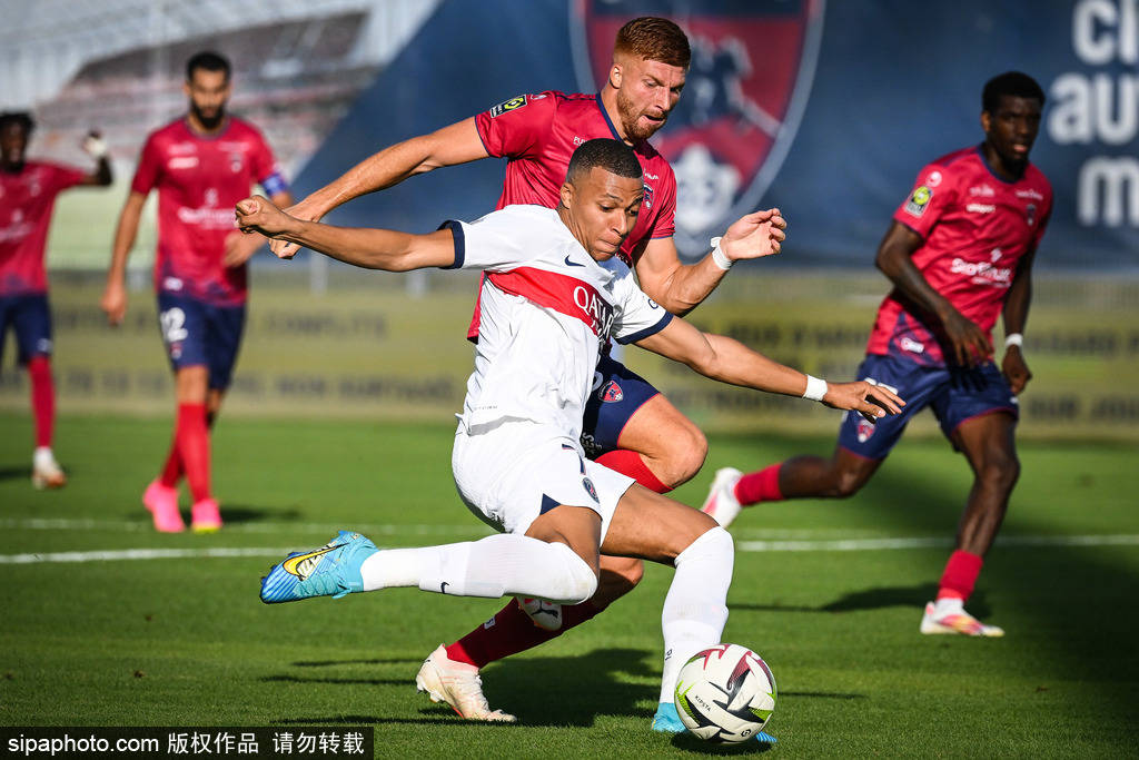 Ligue 1-姆巴佩中柱G-拉莫斯失良机 巴黎0-0平克莱蒙